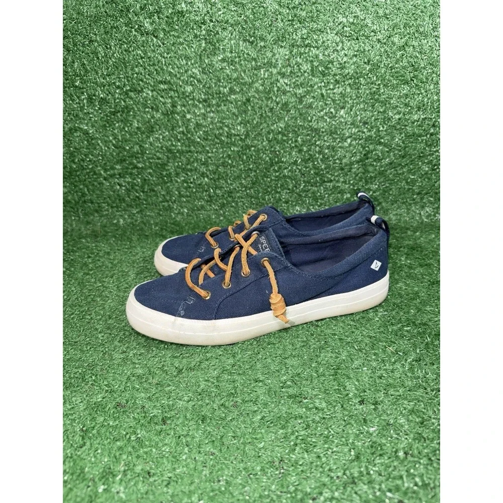 Sperry shoes crest